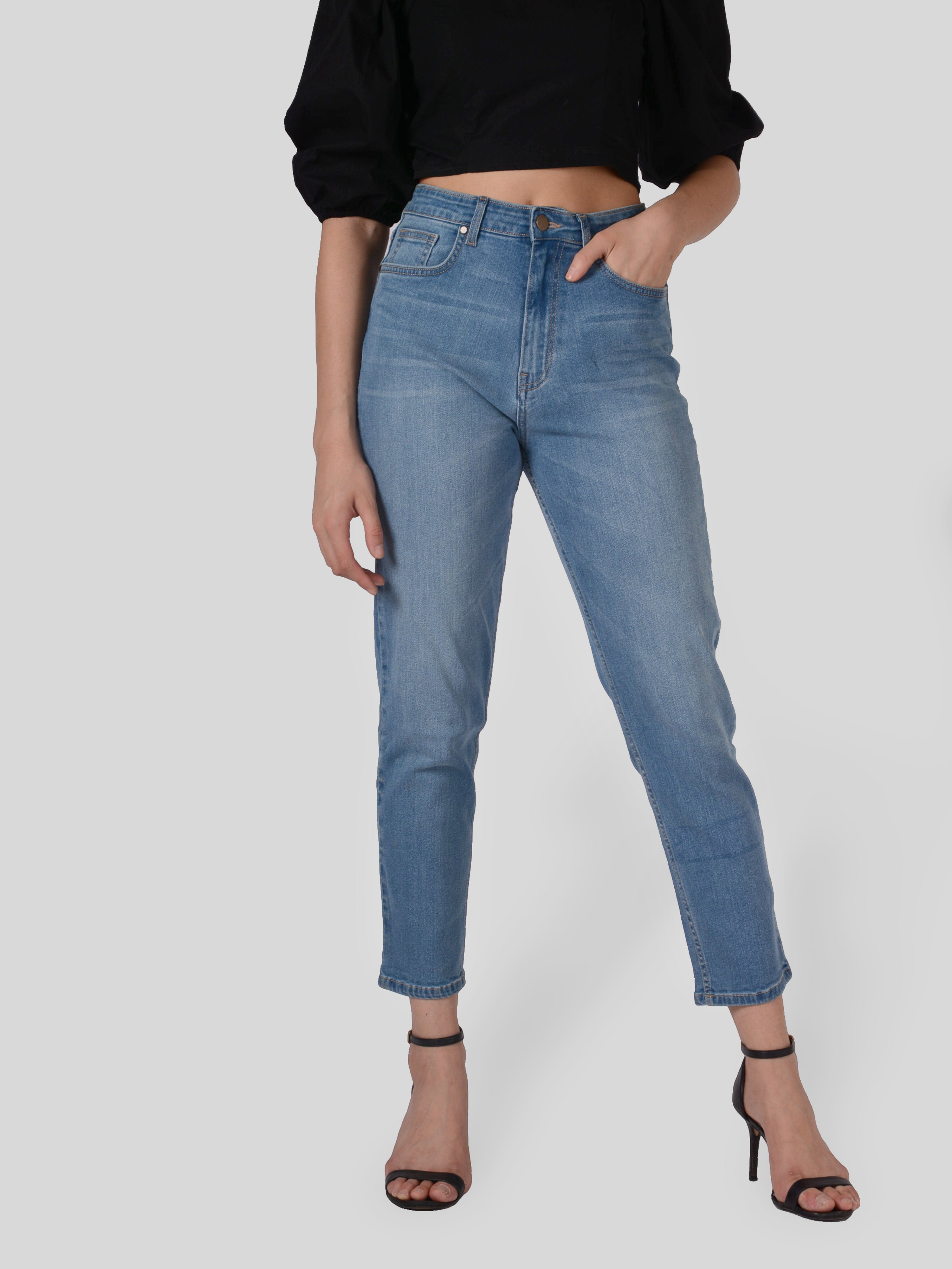 Modern Straight Fit Demin Jeans For ladies In Mid Blue 