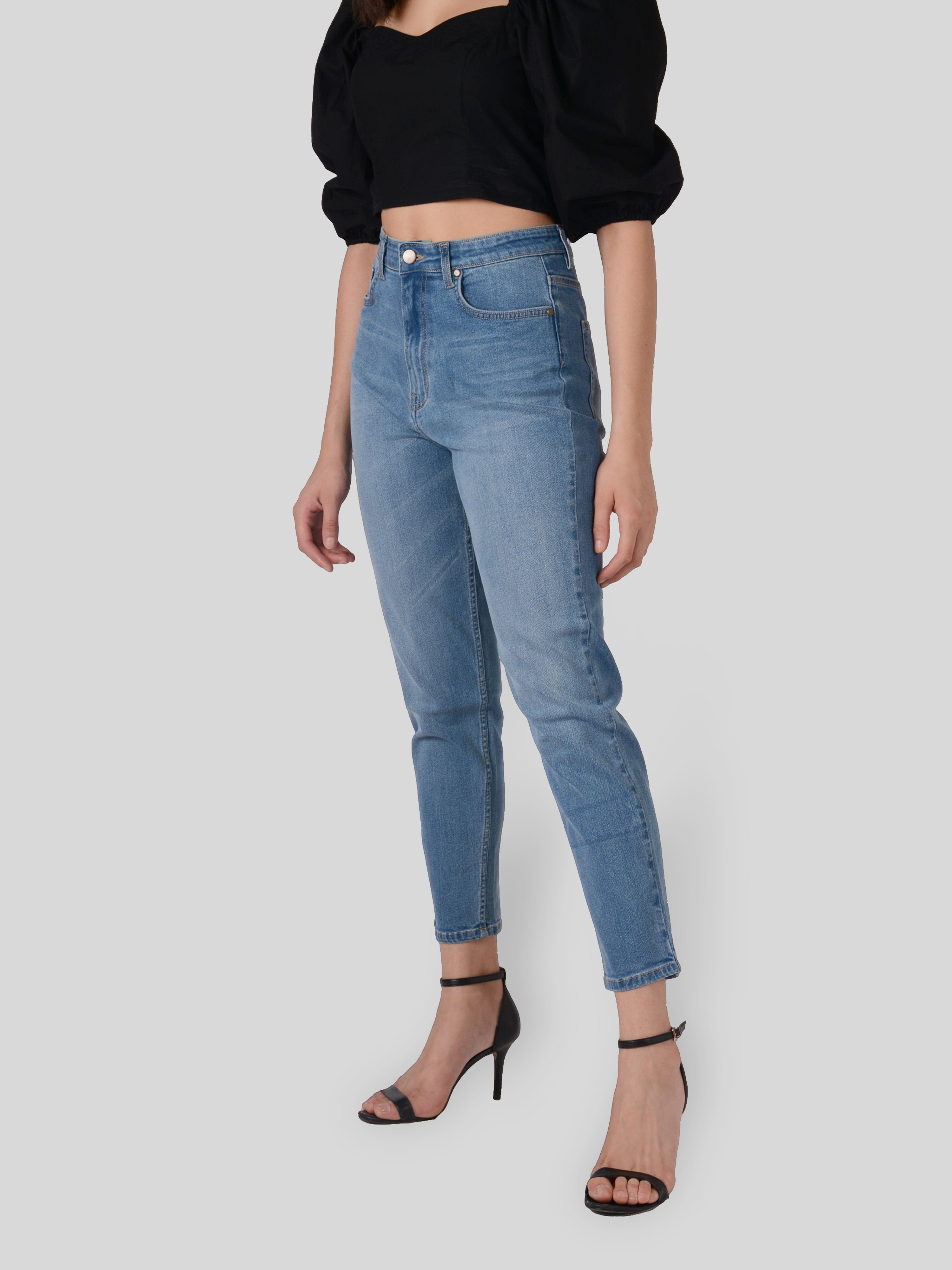 Modern Straight Fit Demin Jeans For ladies In Mid Blue