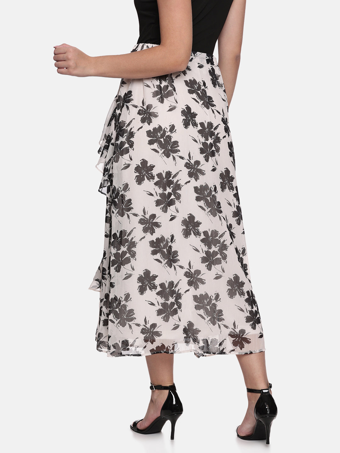 IS.U Floral Off-White Skirt