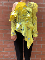 Load image into Gallery viewer, Gigi Ruffled Front Yellow Top
