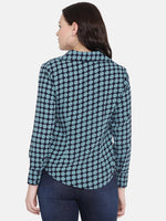 Load image into Gallery viewer, https://cdn.shopify.com/s/files/1/0259/9793/4666/products/feed_radhika_8_shirt.jpg?v=1580843928