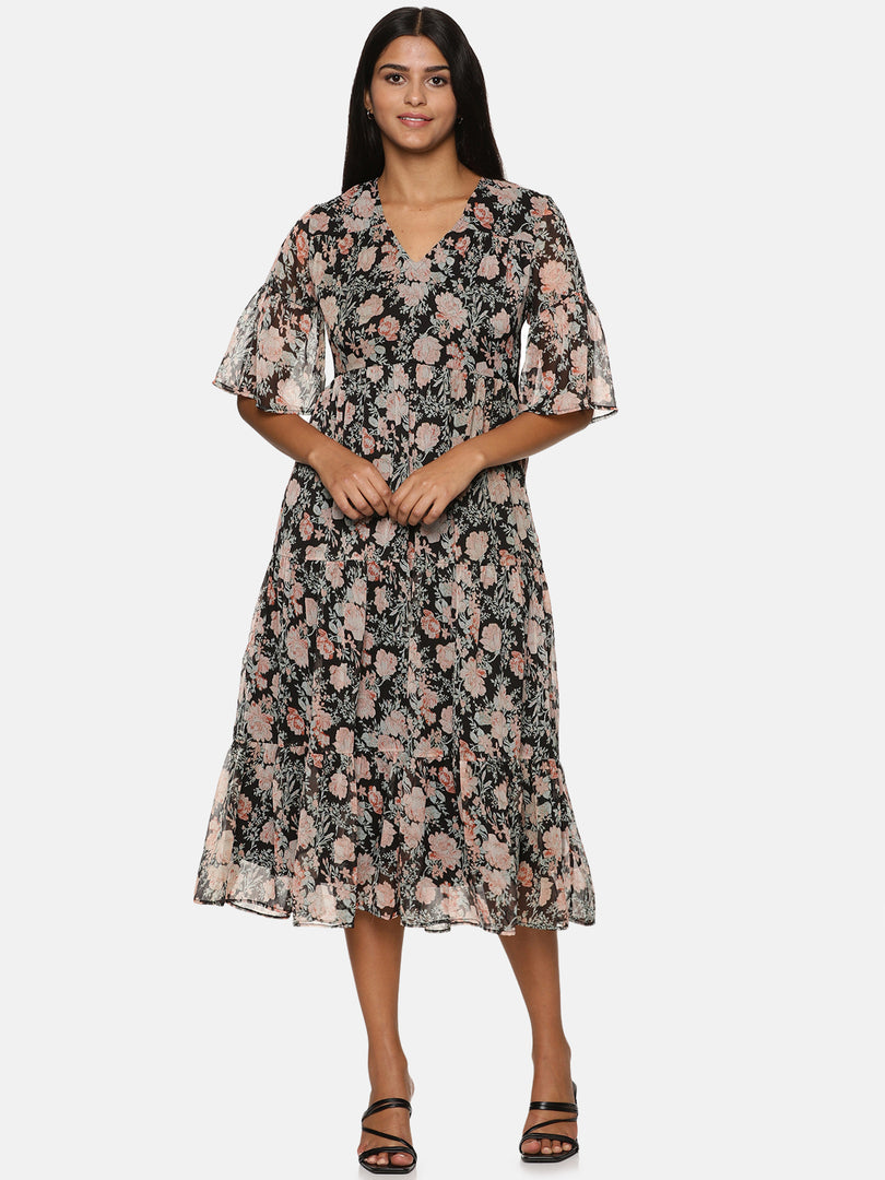IS.U Black Flare Sleeve Midaxi Dress